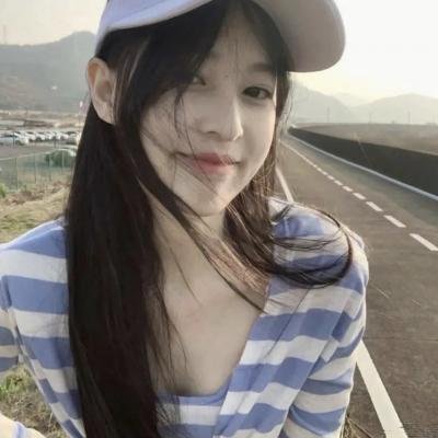 双眼凝视